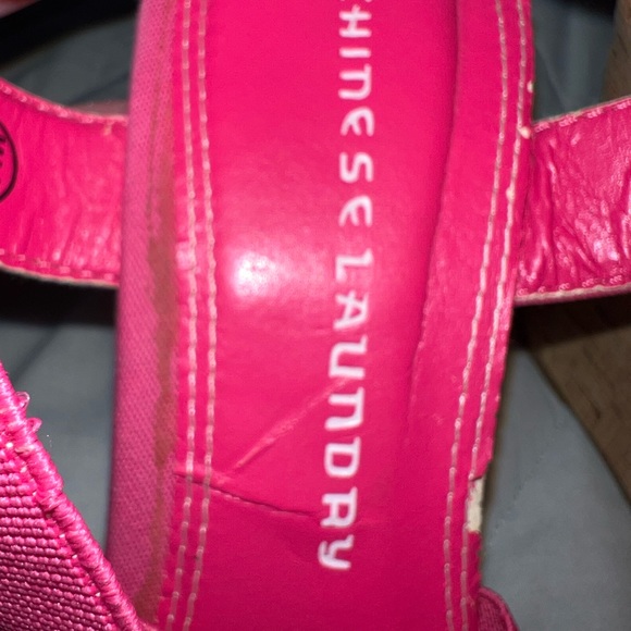 Chinese Laundry Strapy Wedges - Picture 3 of 9